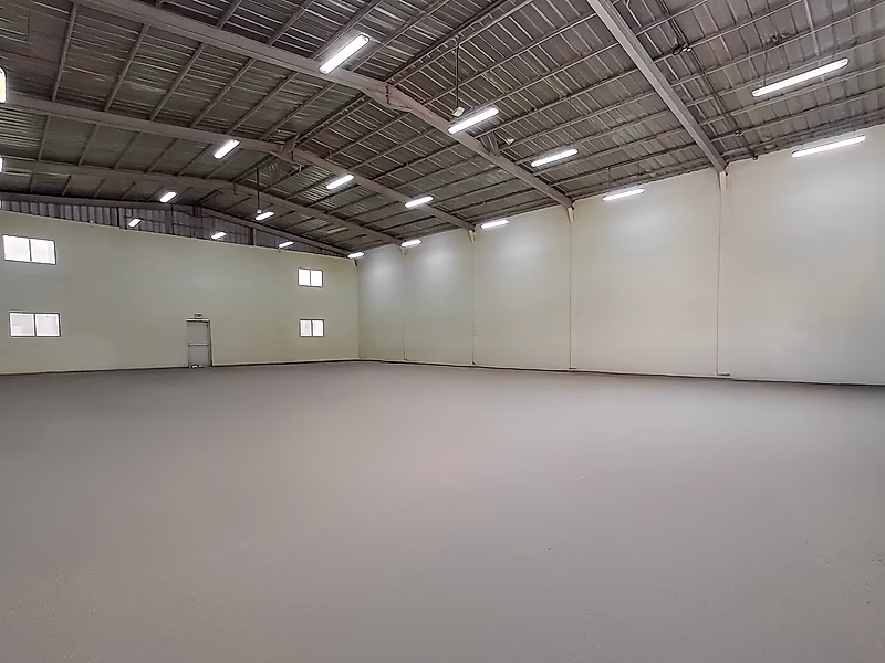 Spacious 450 sqm Warehouse for Rent in Old Industrial Area - Photo 2
