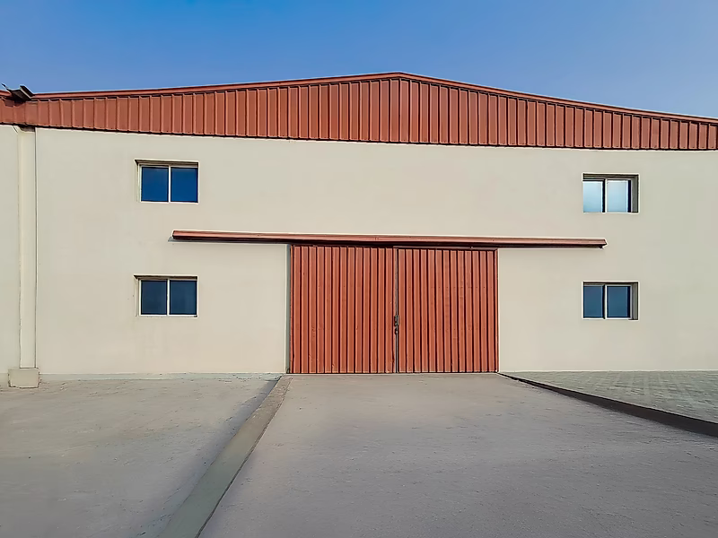 Spacious 450 sqm Warehouse for Rent in Old Industrial Area - Photo 4