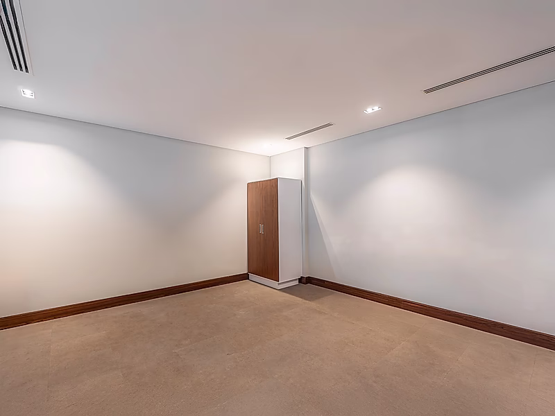 PRIME OFFICE SPACE | GREAT INVESTMENT OPPORTUNITY | LUSAIL MARINA - Photo 5
