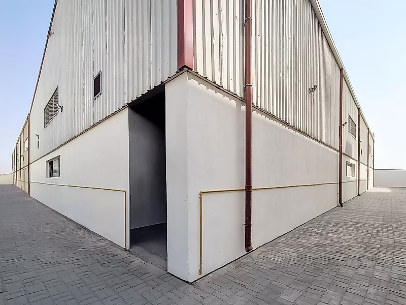 4,000 sqm Heavy Vehicle Garage for Rent in Birkat Al Awamer - Photo 6