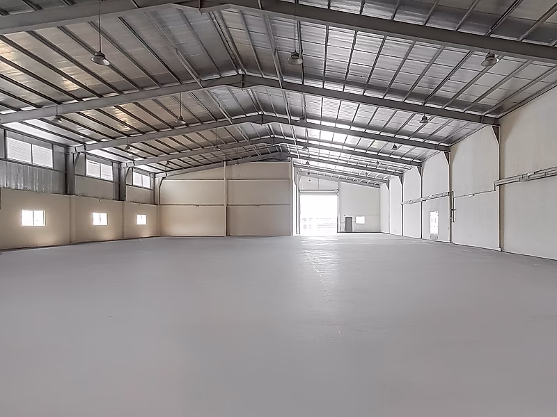 Warehouse for Sale in Birkat Al Awamer – 5,100 SQM - Photo 3