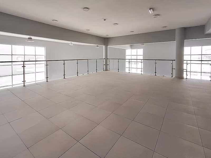 Warehouse for Sale in Birkat Al Awamer – 5,100 SQM - Photo 8