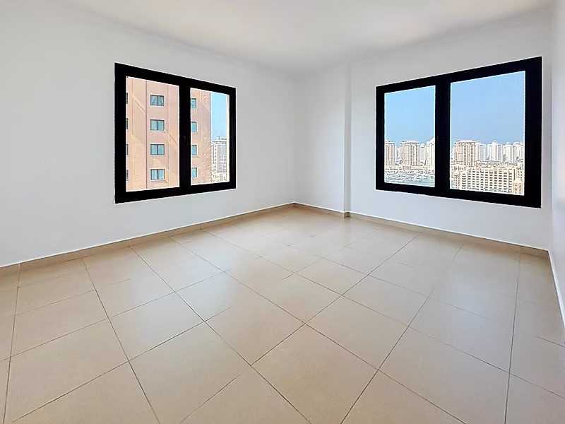 STUNNING MAINTAINED 2-BEDROOM APARTMENT | PORTO - Photo 2