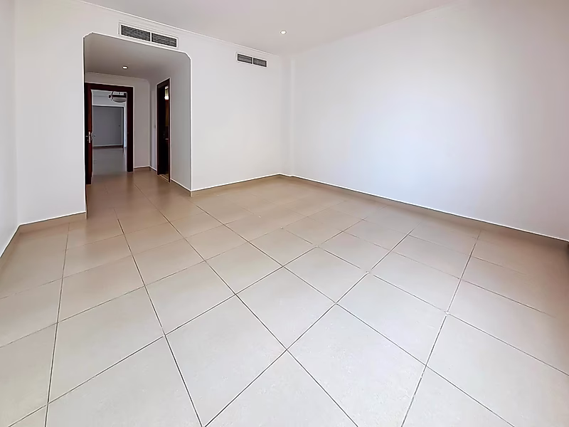 STUNNING MAINTAINED 2-BEDROOM APARTMENT | PORTO - Photo 3