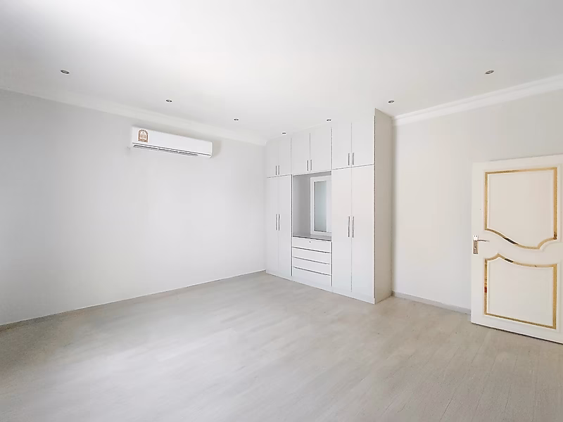 Villa for Sale | Prime Location – Matar Qadeem - Photo 5