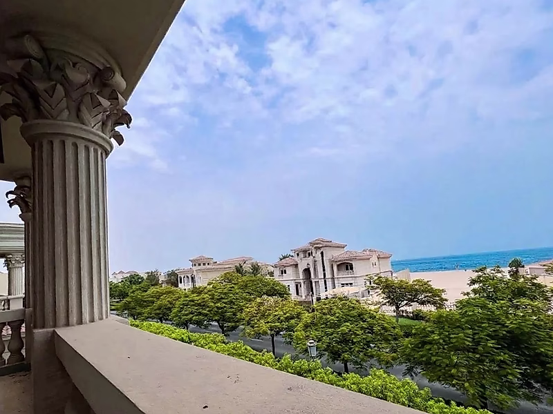 Ultra-Luxury 5BR+Maid Standalone Villa in The Pearl - Photo 21