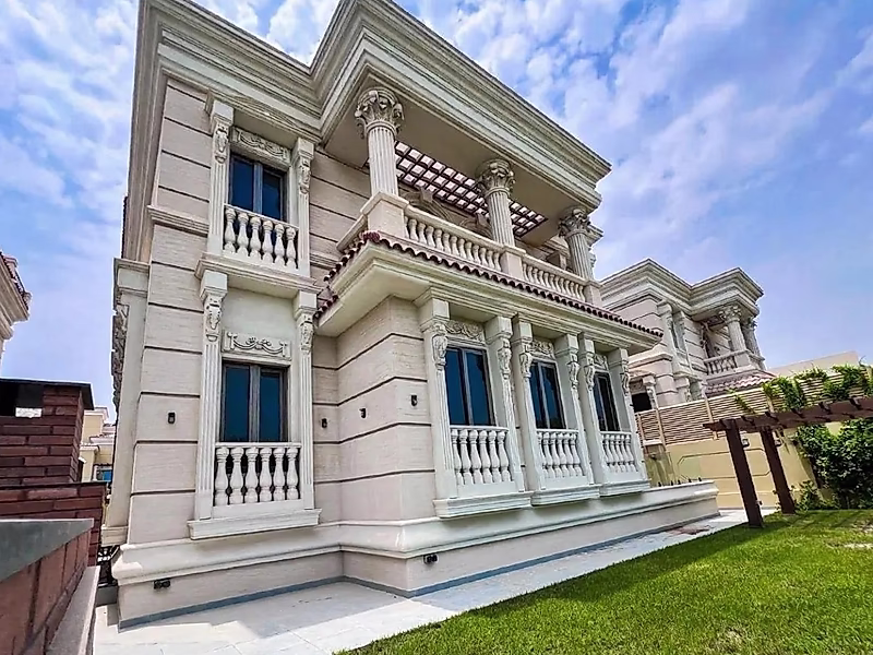 Ultra-Luxury 5BR+Maid Standalone Villa in The Pearl - Photo 1