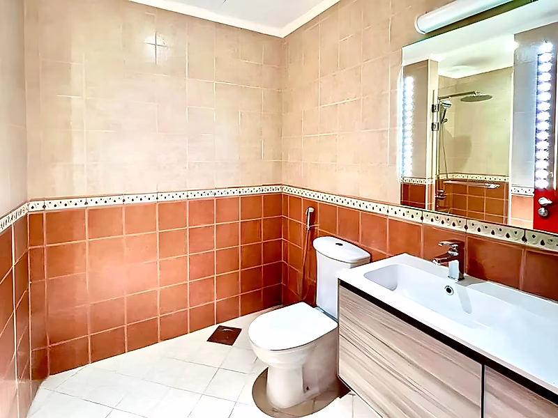 BEST VALUE SEA VIEW 2BR IN PORTO ARABIA - Photo 3