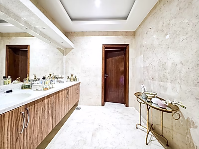 RARE 10BR PLUS MAID PALACE NEAR THE BEACH