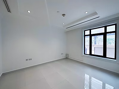 FULLY RENOVATED 4 BEDROOMS TOWNHOUSE | PORTO