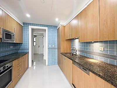 FULLY RENOVATED 4 BEDROOMS TOWNHOUSE | PORTO