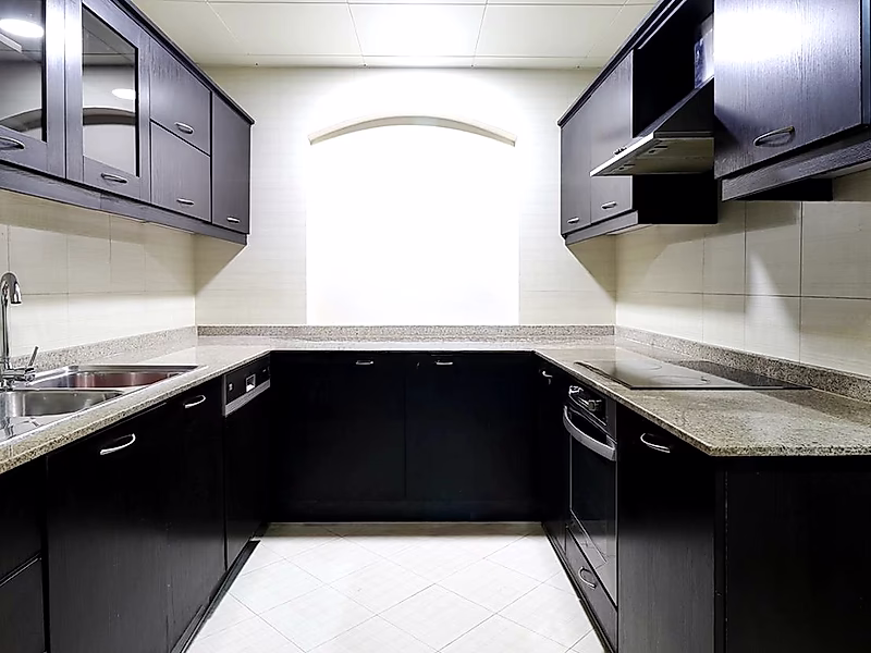 REFURBISHED TWO BEDROOM INVESTMENT PORTO ARABIA - Photo 5