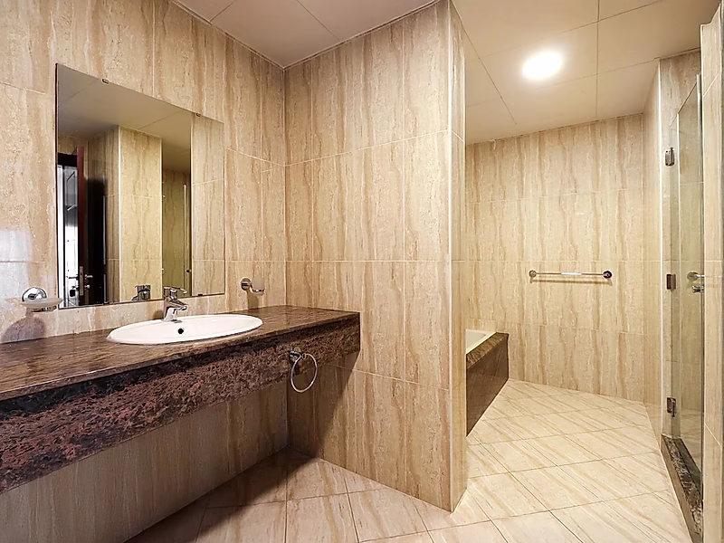 REFURBISHED TWO BEDROOM INVESTMENT PORTO ARABIA - Photo 9