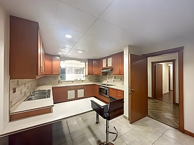 Luxurious 3-Bedroom + Maid's Room | Fully Renovated | Sea & Marina Views | One of The Pearl's Largest Layouts