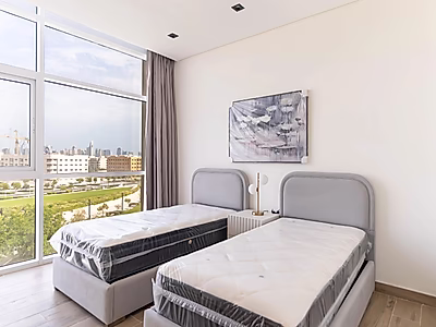 Luxury 2-Bedroom Apartment with Scenic Crescent Garden View