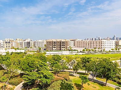 Luxury 2-Bedroom Apartment with Scenic Crescent Garden View