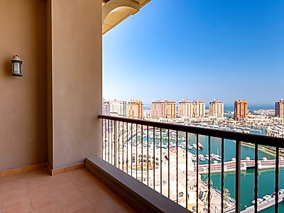 ELEGANTLY STYLED 2-BR APARTMENT | MARINA VIEW | PORTO