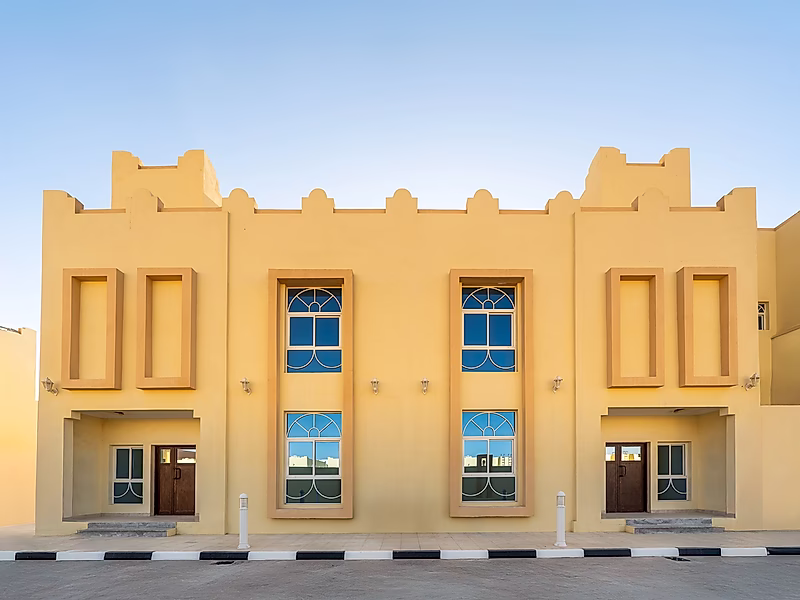 Premium Compound for Rent – 20 Unfurnished 6-Bedroom Villas with AC | Al Ruwais - Photo 1