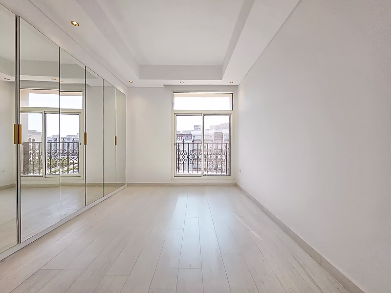 UNIQUE OPPORTUNITY! 2 UNITS MERGED | 4BR AND SPACIOUS LIVING AREA | LUSAIL - Photo 2