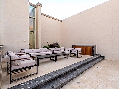 Ultra-Luxury Penthouse | 4BR+M | Title Deed | Lusail