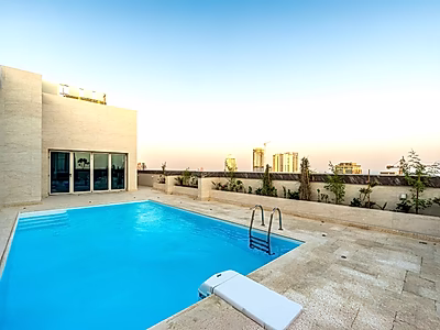 Ultra-Luxury Penthouse | 4BR+M | Title Deed | Lusail