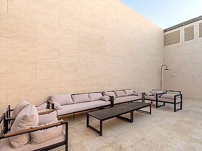 Extravagant 4BR Penthouse | Title Deed | Lusail