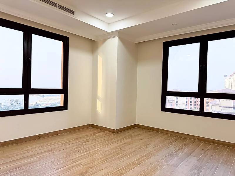Spacious 2-Bedroom Apartment in The Pearl | City & Sea Views | Rented - Photo 3