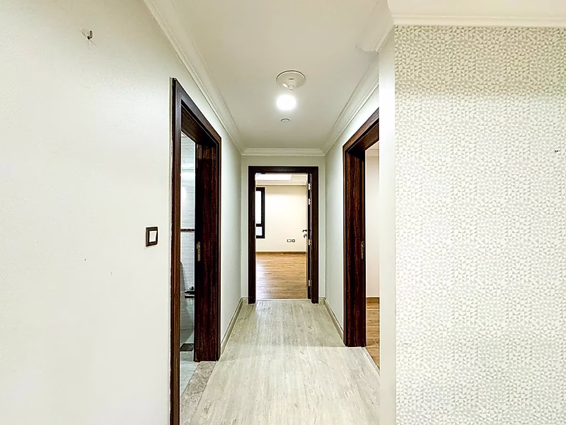 Spacious 2-Bedroom Apartment in The Pearl | City & Sea Views | Rented - Photo 6