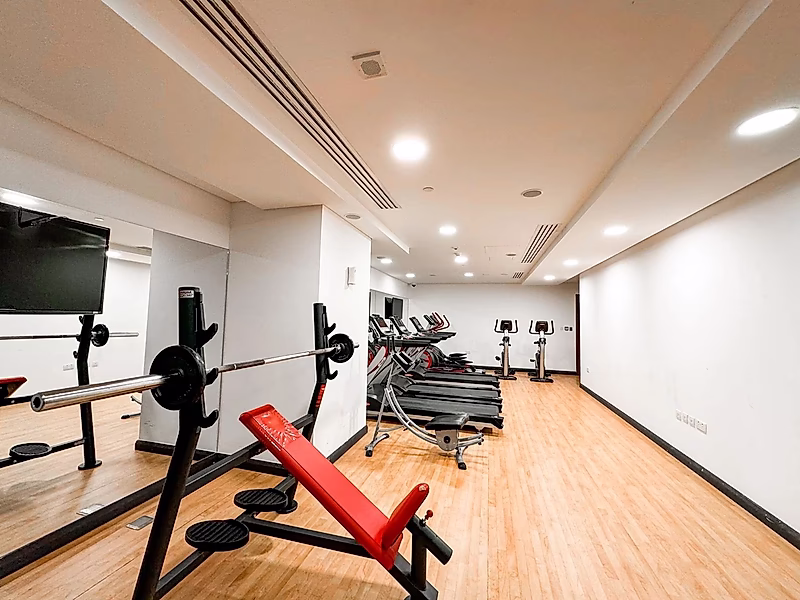 Spacious 2-Bedroom Apartment in The Pearl | City & Sea Views | Rented - Photo 10