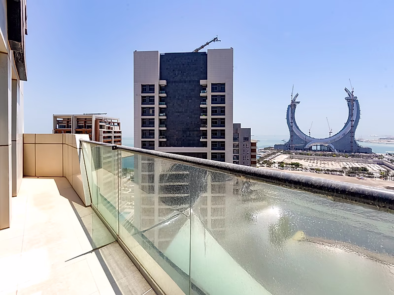 Luxury 3 Bedroom Fully Furnished Apartment | Prime Location in Lusail Marina - Photo 2
