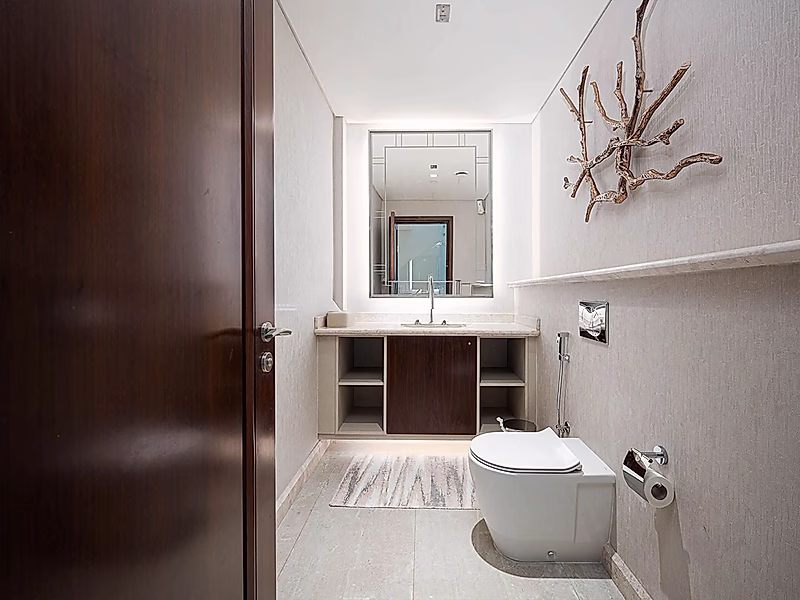 Luxury 4-Bedroom Duplex Townhouse with Private Pool & Panoramic Sea Views at St. Regis Marsa Arabia – The Pearl - Photo 15