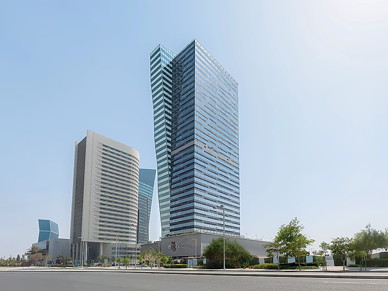 Luxury Office for Sale in The Eighteenth Tower – Lusail Marina - Photo 8