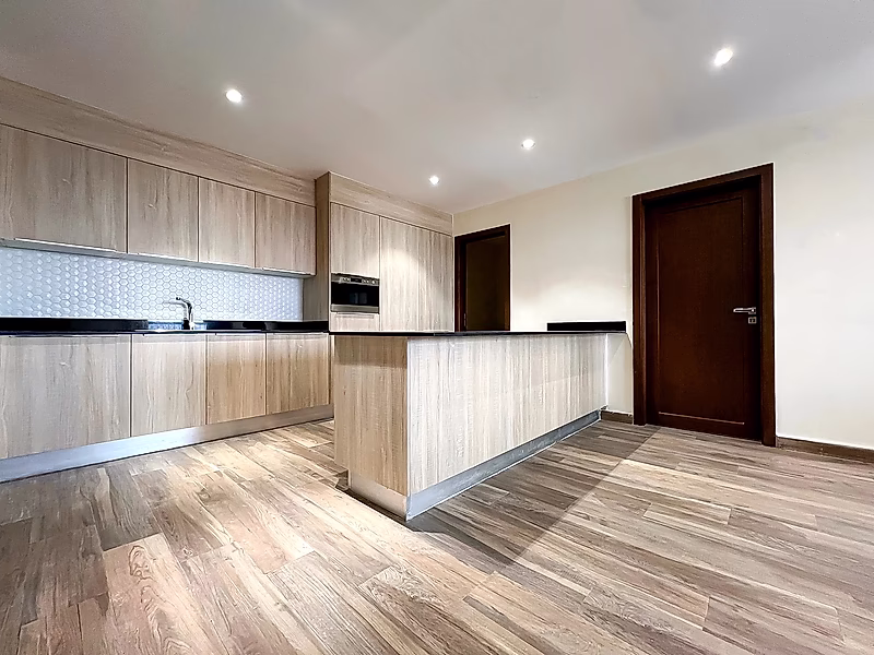 Fully Furnished 1 Bedroom Apartment - Photo 1