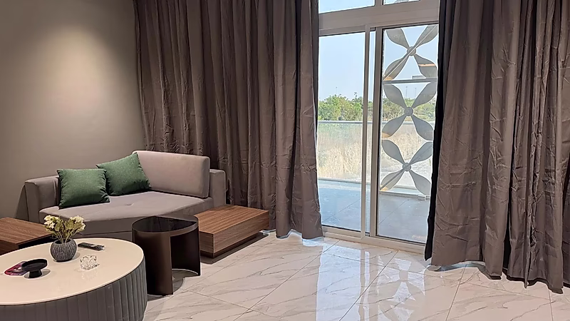 Stunning 2 Bedroom Apartment for Sale in Yasmeen City - Photo 2