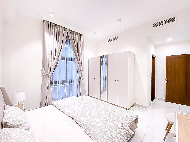 TITLE DEED | 2 BEDROOM | FULLY FURNISHED | TENANTED - Photo 2
