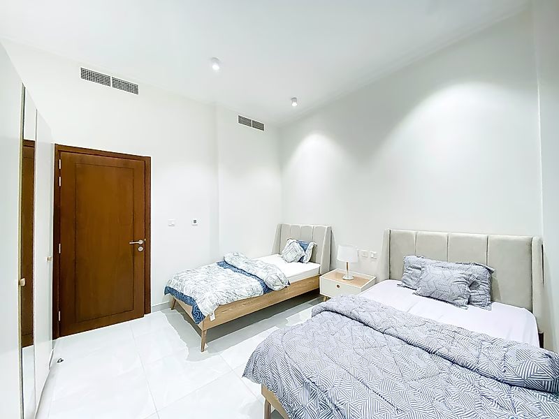 TITLE DEED | 2 BEDROOM | FULLY FURNISHED | TENANTED - Photo 4
