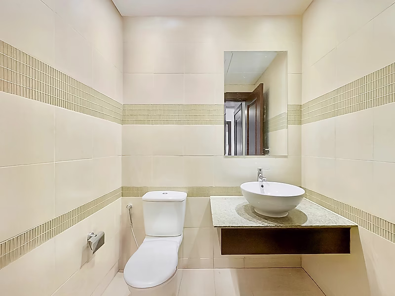 Stylish 1BR Apartment for Sale | Ideal Investment - Photo 3
