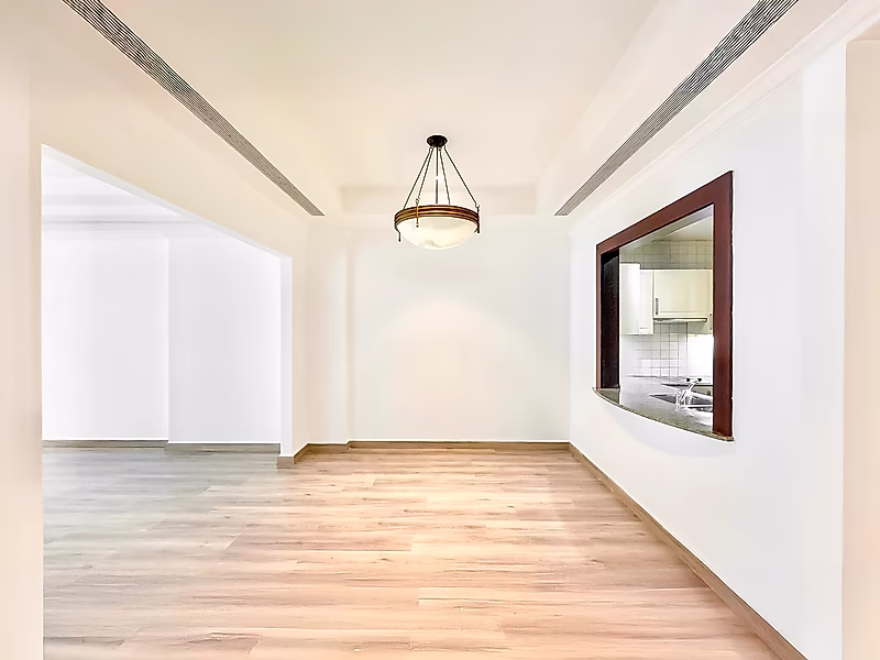 Stylish 1BR Apartment for Sale | Ideal Investment - Photo 4