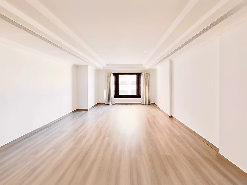Stylish 1BR Apartment for Sale | Ideal Investment - Photo 5
