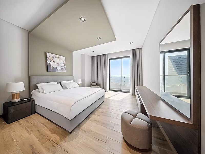 Luxurious 1BR with Marina Views – Marina District - Photo 2