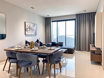 Luxurious 1BR with Marina Views – Marina District