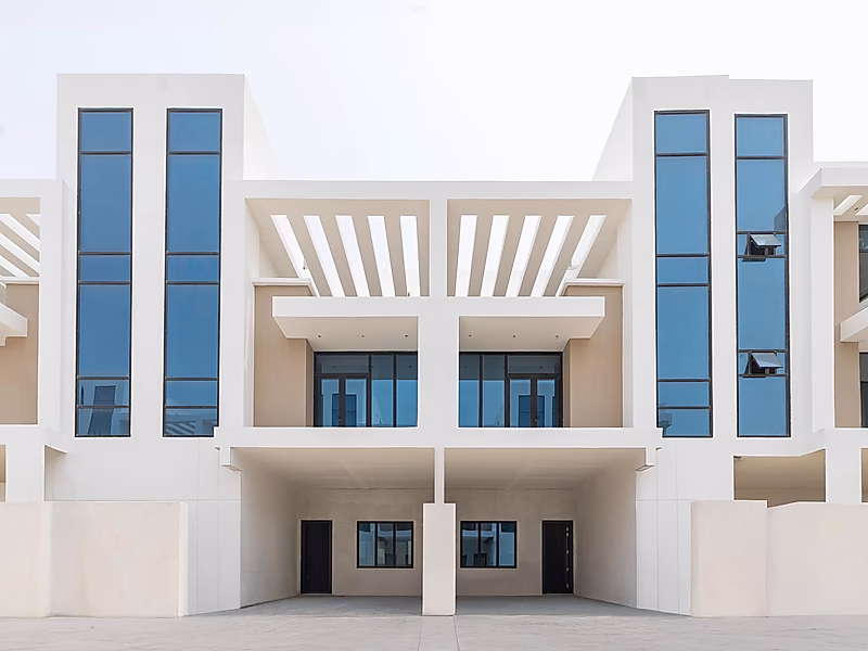 Townhouse 3BR + Maid | Private Pool | 300 SQM | 2 Parking | Yasmeen City – Lusail | Resale with Payment Plan Until Dec 2029 - Photo 1