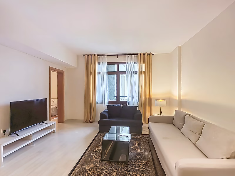 Elegant Living | Fox Hills 1BR Apartment - Photo 3