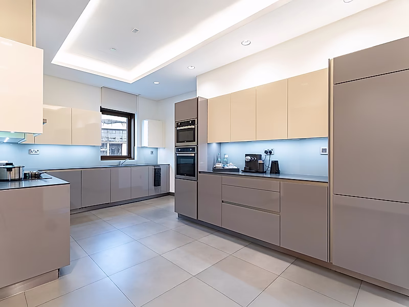 5-STAR 3BR+MAID LIVING IN MSHEIREB - Photo 9