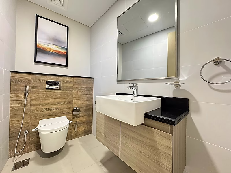 MODERN LUXURY 2 BEDROOM APARTMENT | WATERFRONT DISTRICT - Photo 13