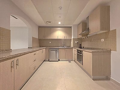 SMART INVESTMENT SPACIOUS 1 BEDROOM IN  PORTO ARABIA