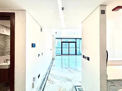 Sophisticated Living | Luxe Marina Escape