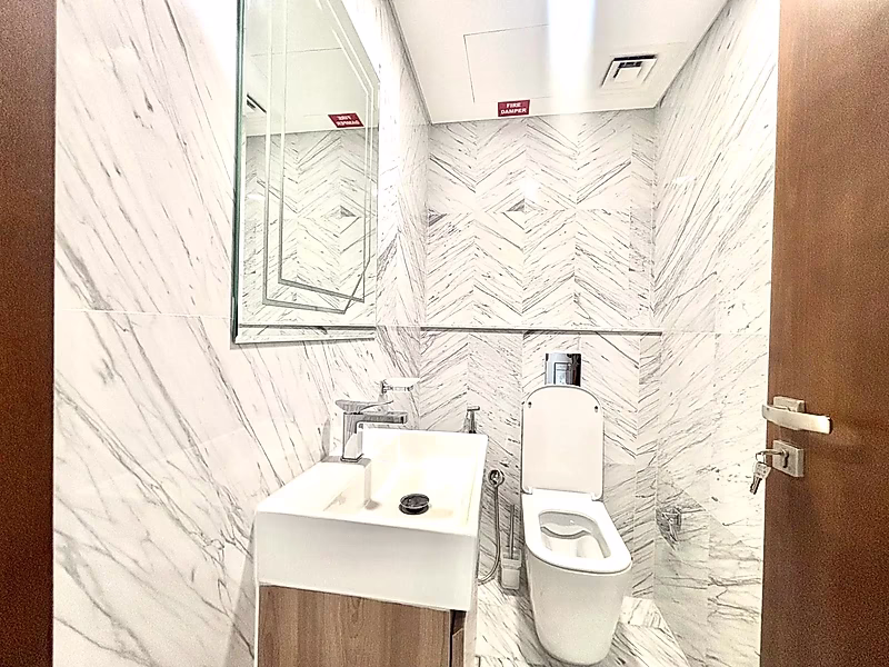 Sophisticated Living | Luxe Marina Escape - Photo 8