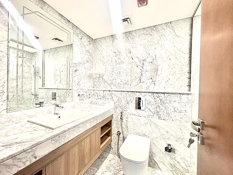Sophisticated Living | Luxe Marina Escape - Photo 9