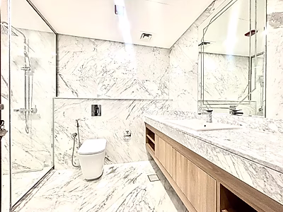 Sophisticated Living | Luxe Marina Escape
